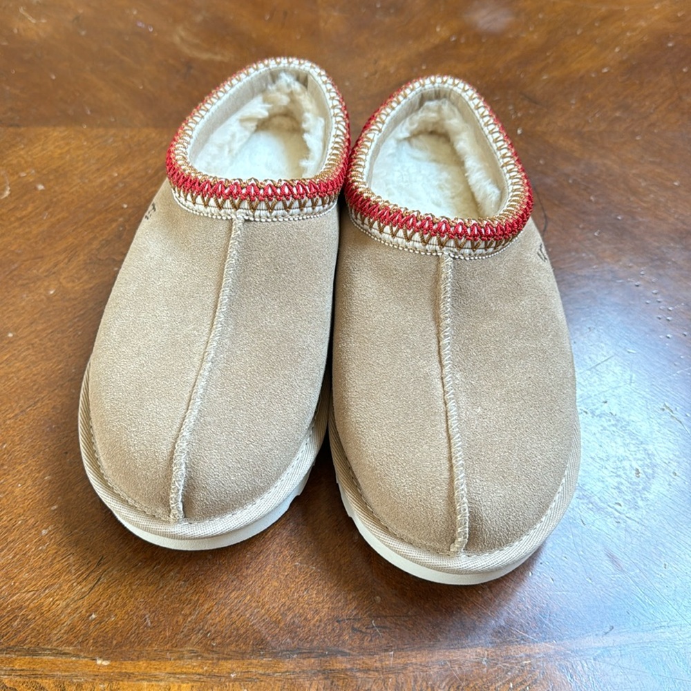UGG Tasman slipper sand/dark cherry size 7 NEW